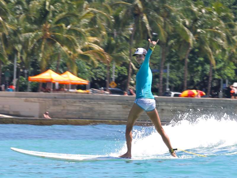 Alessandra Ambrosio Surfing In Hawaii Wallpaper