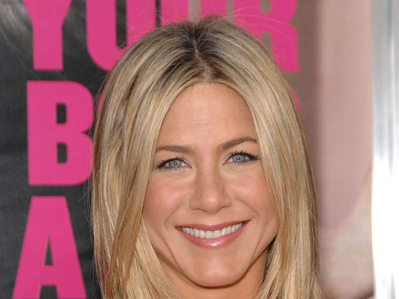 Jennifer Aniston At Horrible Bosses Premiere In Hollywood Wallpaper